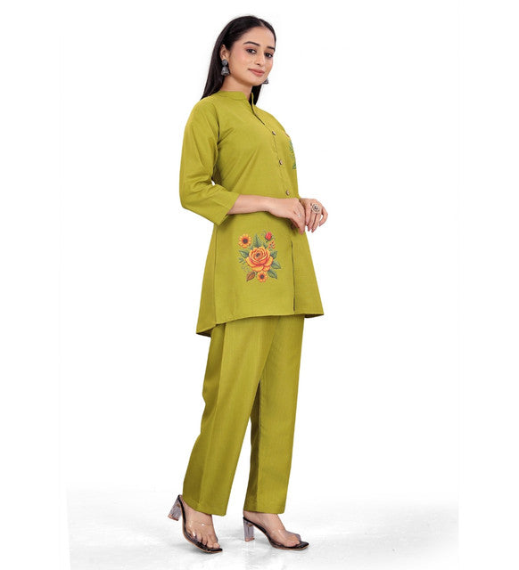 Generic Women's Polycotton Floral Printed Mandarin Collar 3/4 Sleeve Kurti With Pant Co-ord Set (Olive Green)